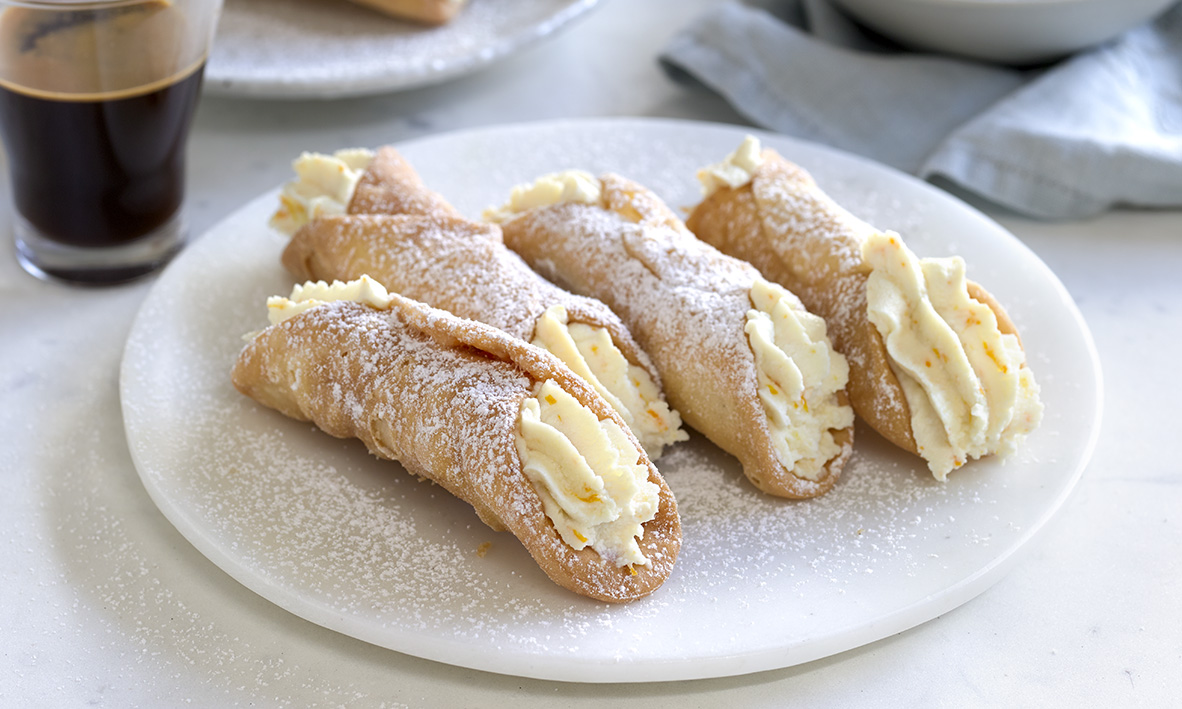 Cannoli with Ricotta Cream